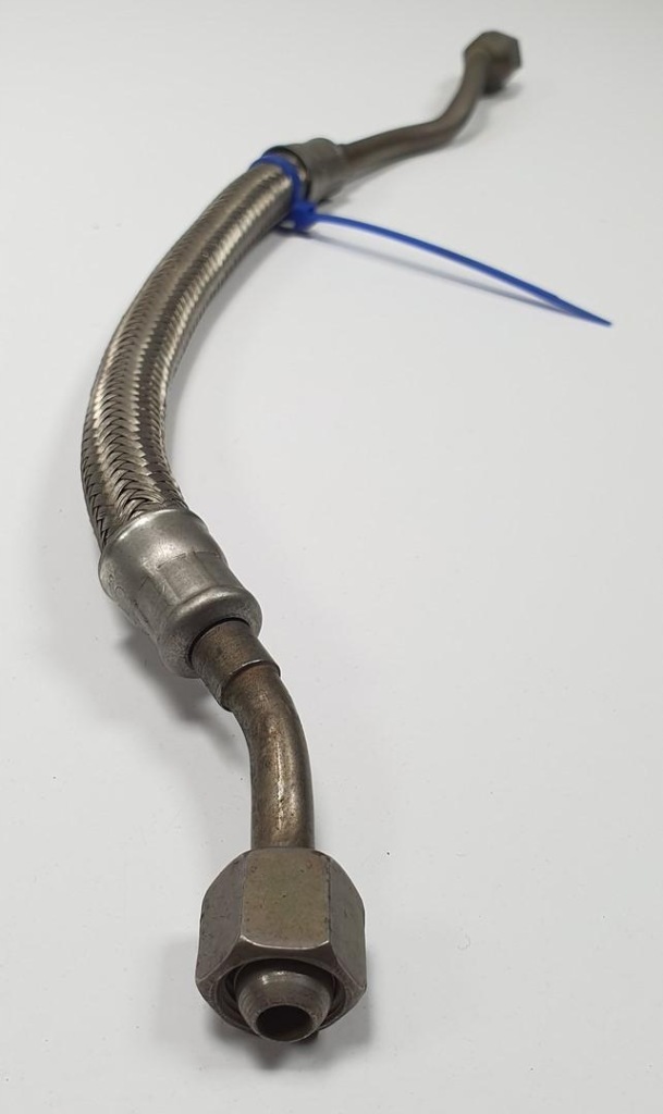 Шланг пального mercedes sl r230 amg a2304701675 Ціна