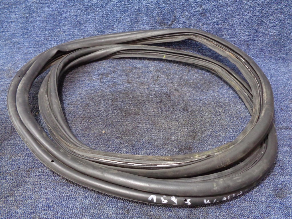 фото №1, Прокладка крышки багажника alfa romeo 159 sedan