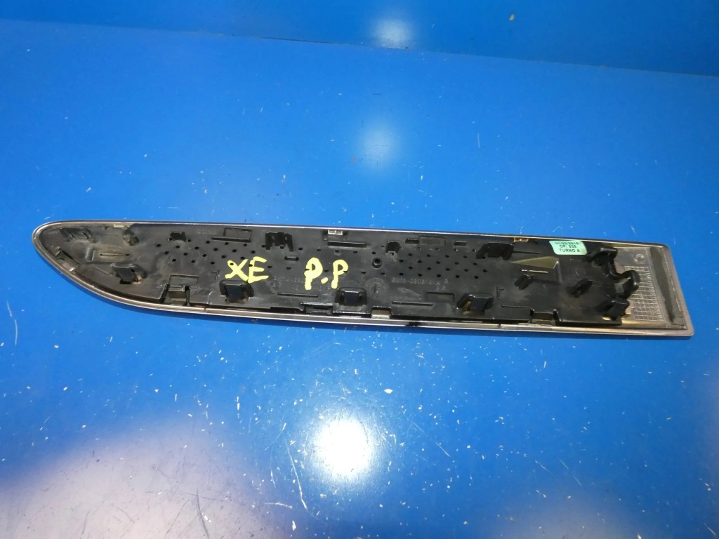 фото №2, Jaguar xe x760 r sport молдинг крыла правый перед хром накладка