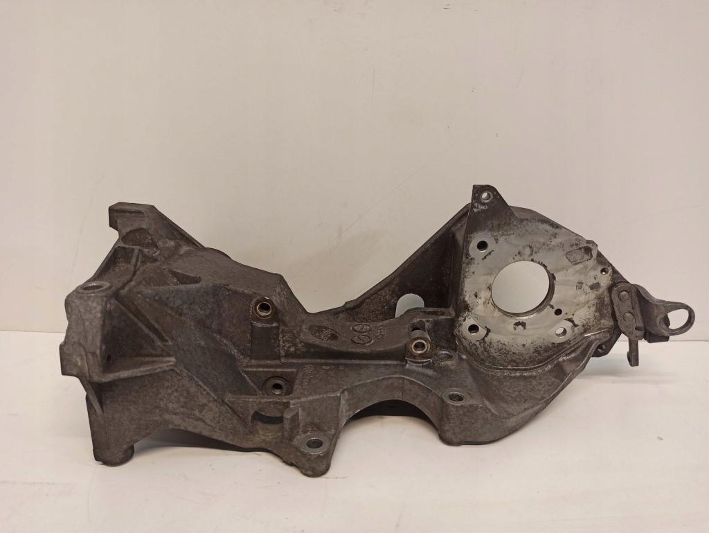 фото №1, Audi a4 b8 кронштейн генератора 03l903143r