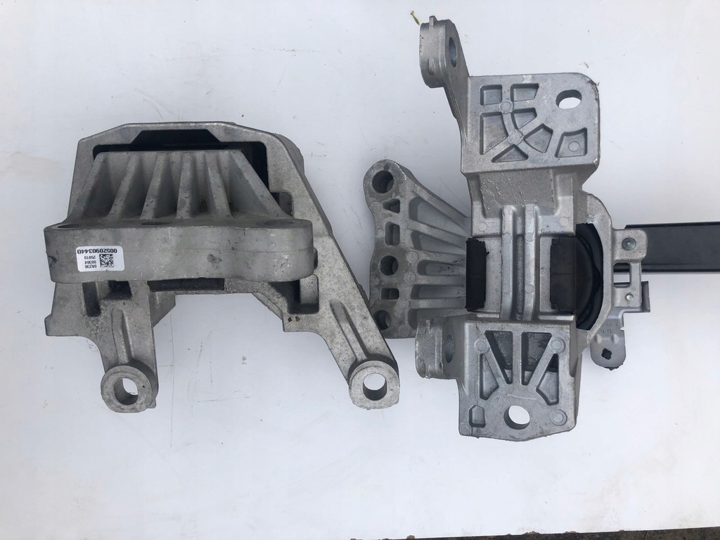 фото №3, Кронштейн подушка двигателя renegade compass 1.3 ti 19r