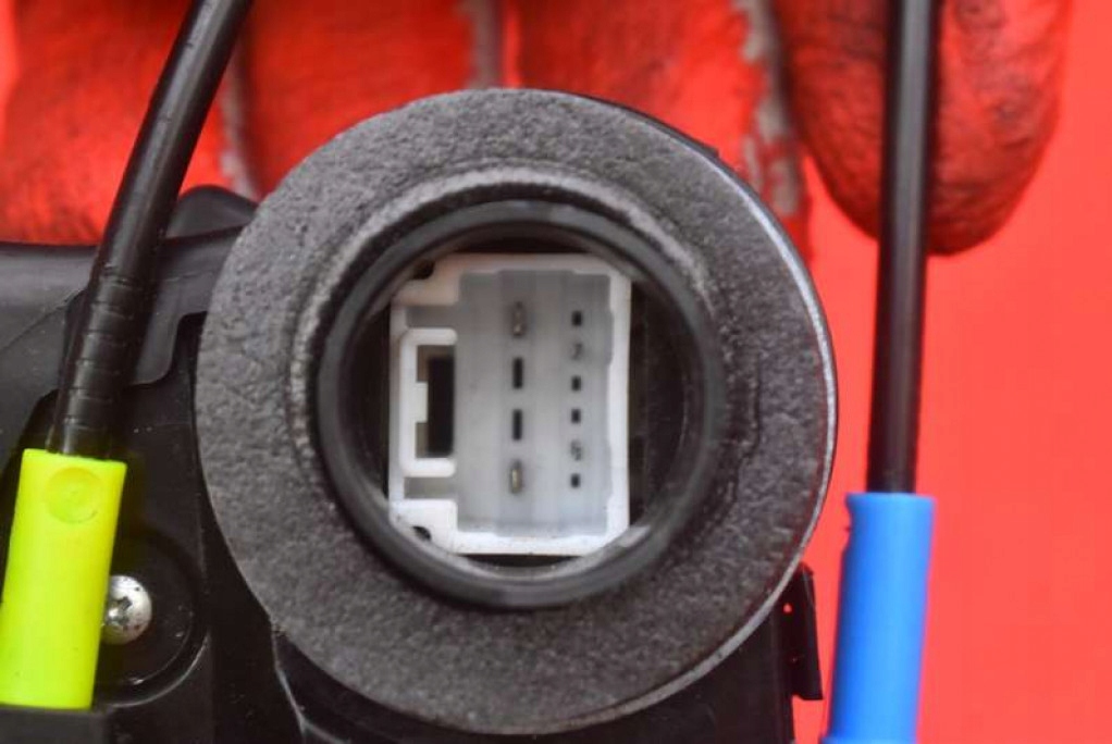 фото №7, Замок дверь левый задняя задний toyota corolla e21 sedan 19-