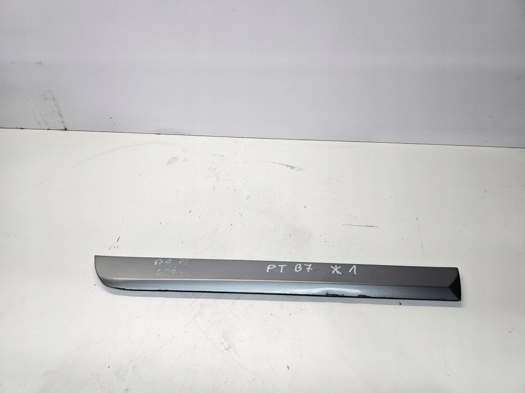 фото №1, Молдинг двері правий задня audi a4 b7 ly7g