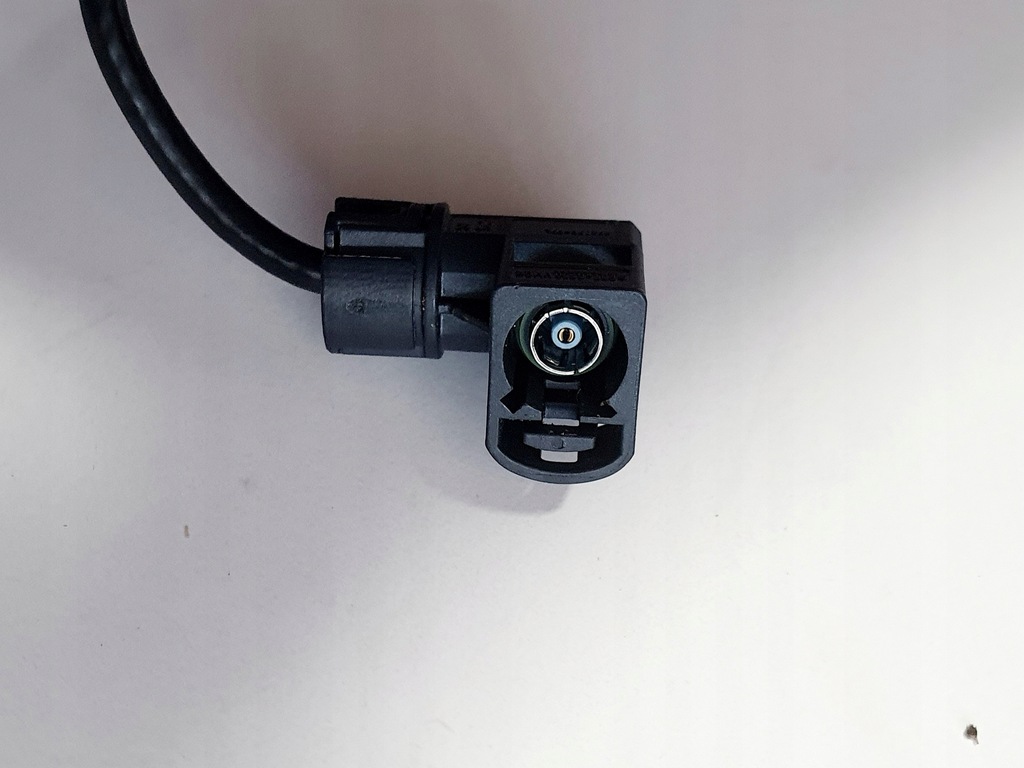 фото №1, Штекер камеры зеркало вид hyundai kia оригинальный номер