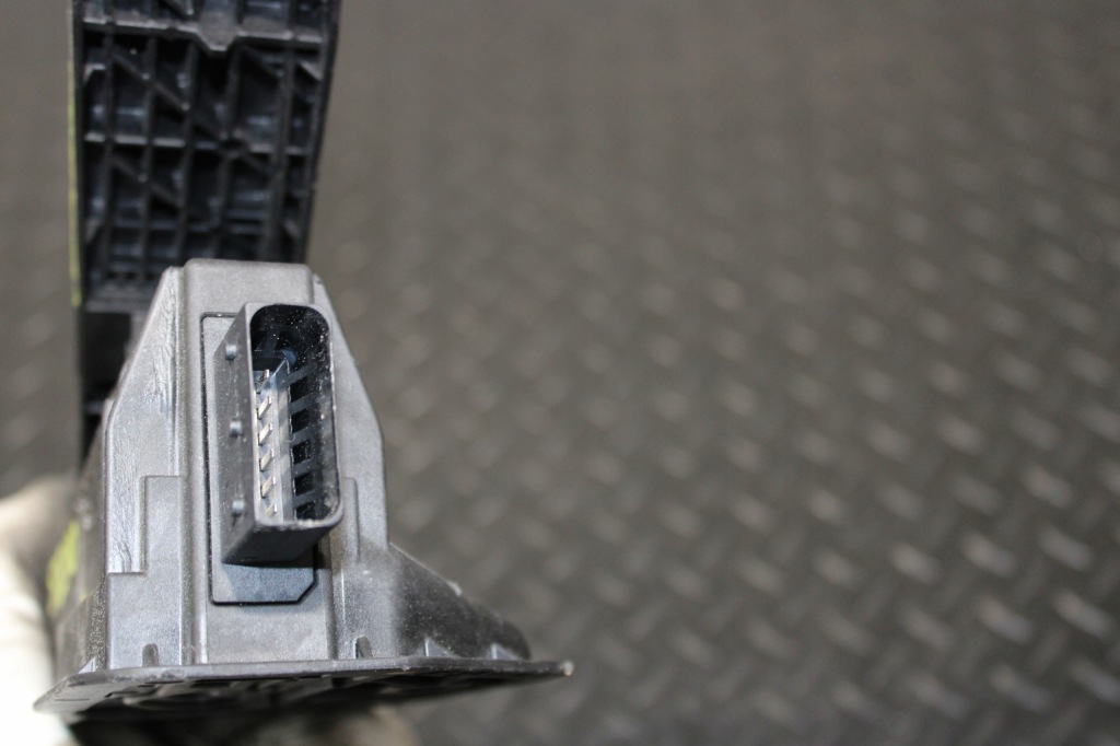 фото №4, Педаль газу alfa romeo stelvio q4 505513360 2,0 b