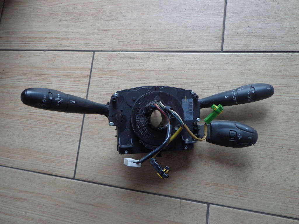 фото №1, Peugeot 207 08r. перемикач pod кермо