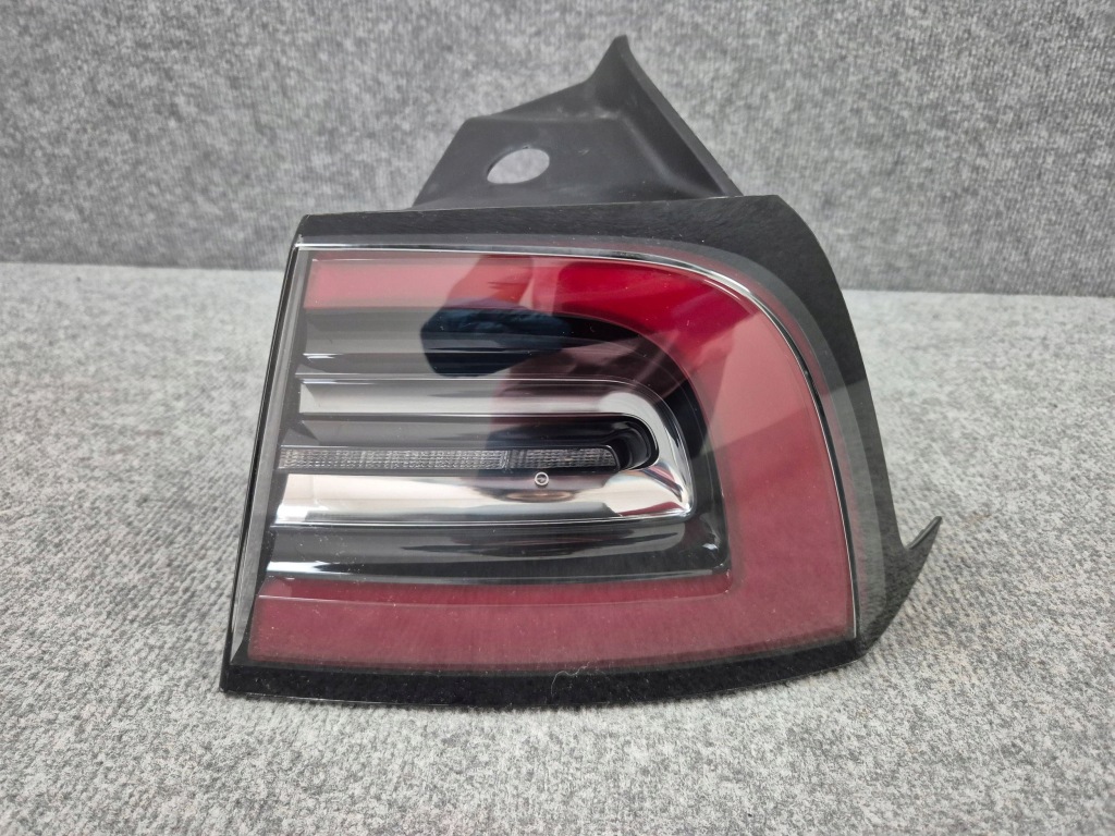 Купить Лампа задняя задний  правая led - tesla model 3 y 2020-