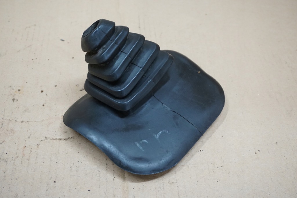 фото №1, Isuzu trooper чохол гумовий елемент захист редуктор 84-91r