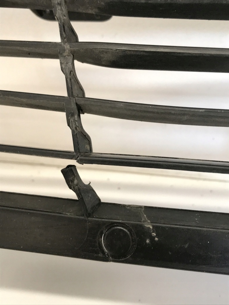 фото №11, Tesla y решітка середня бампера 1493759-00-a