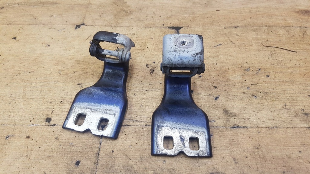 Купить Правая  петля крышки багажника ford s-max 4m51n42900aa 2.0l бензиновый 176kw