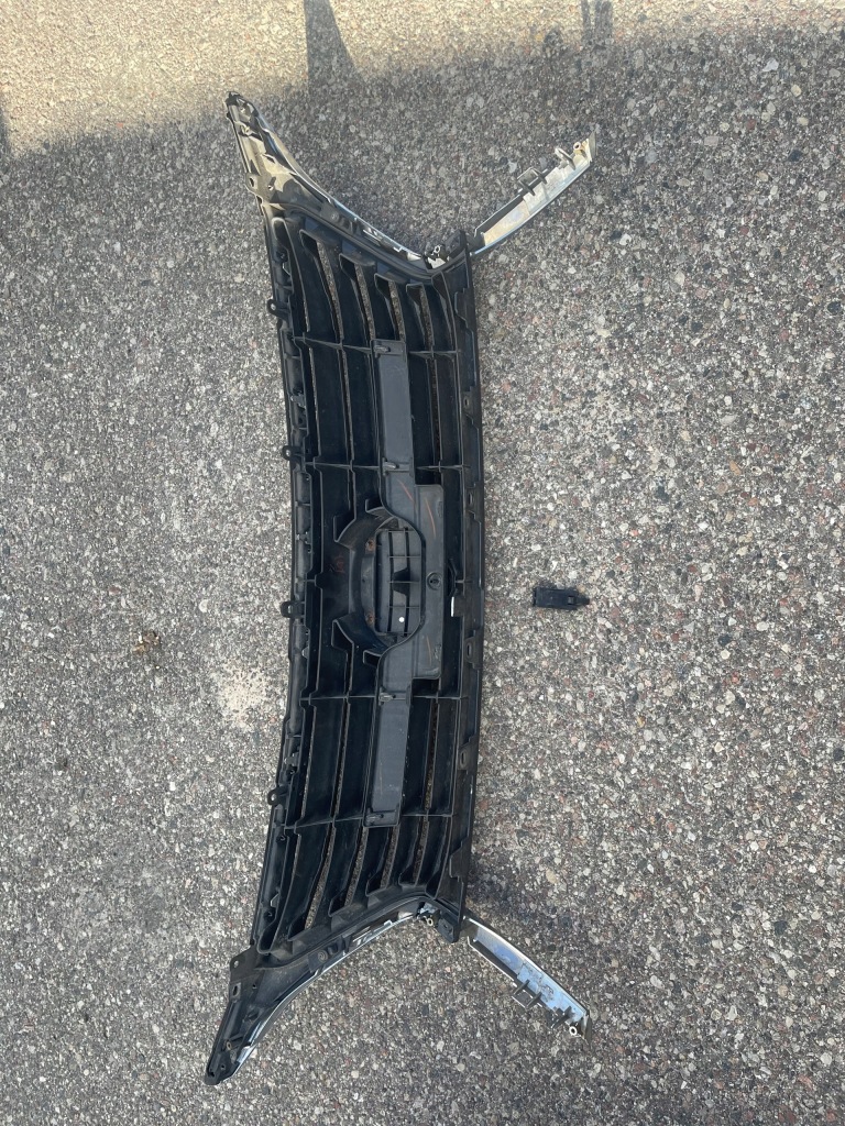 Lexus rx lift 09-13 решітка радіатора решітка радіатора оригінал Оригінал