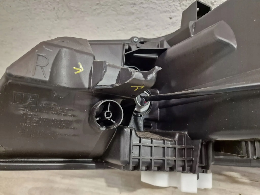 фото №11, Права лампа перед nissan leaf ii 2 ze1 full led 17