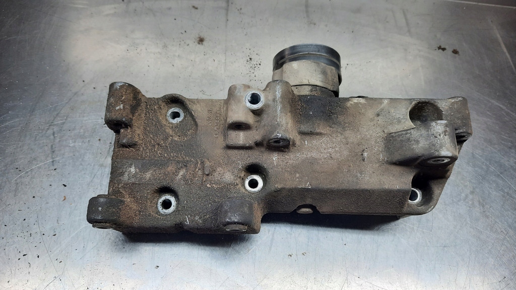 фото №1, Кронштейн генератора volvo v40 1.6b 9146253