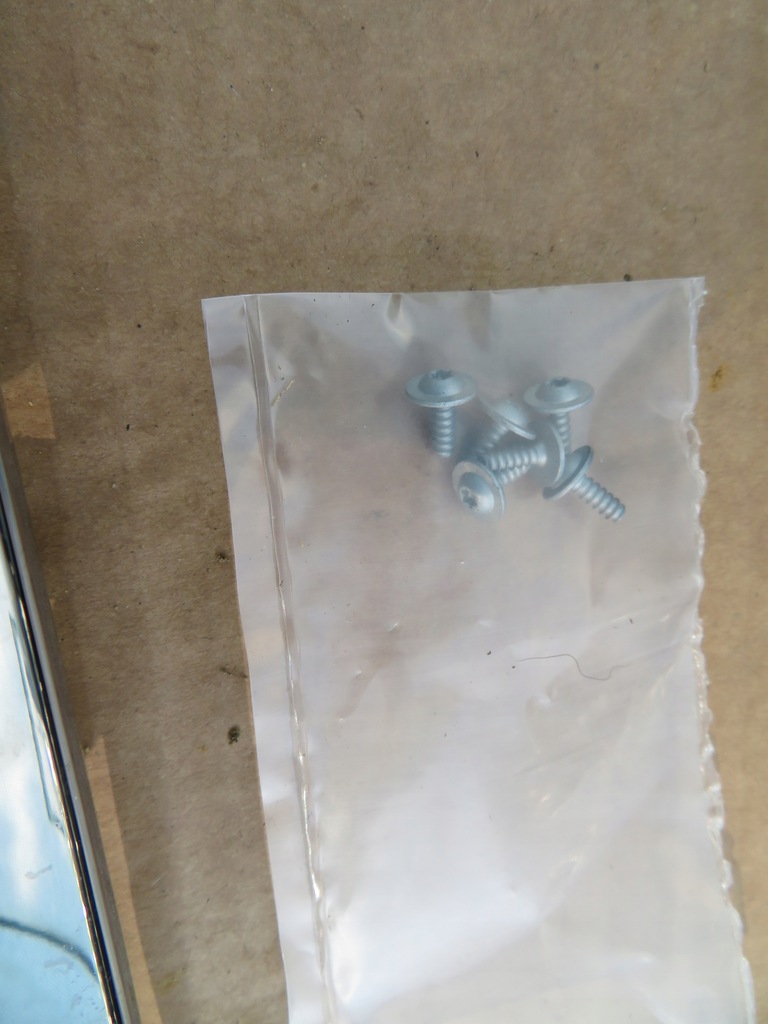 фото №12, Espace v 19 -молдинг бампера задня 850706056r