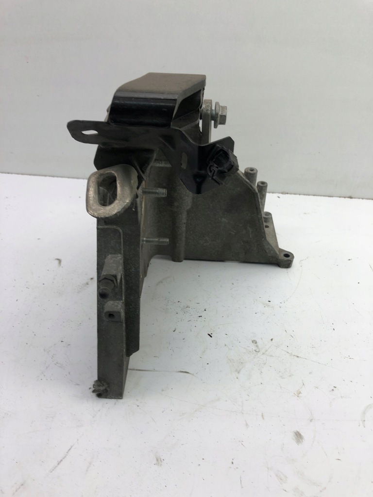 фото №6, Opel insignia 2.0 cdti кронштейн двигуна 55574721