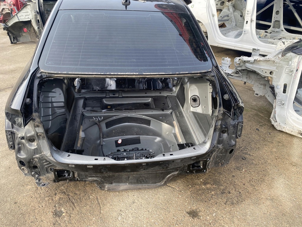 фото №7, Audi a4 b9 sedan задня з дах чверть ліва права ly9b