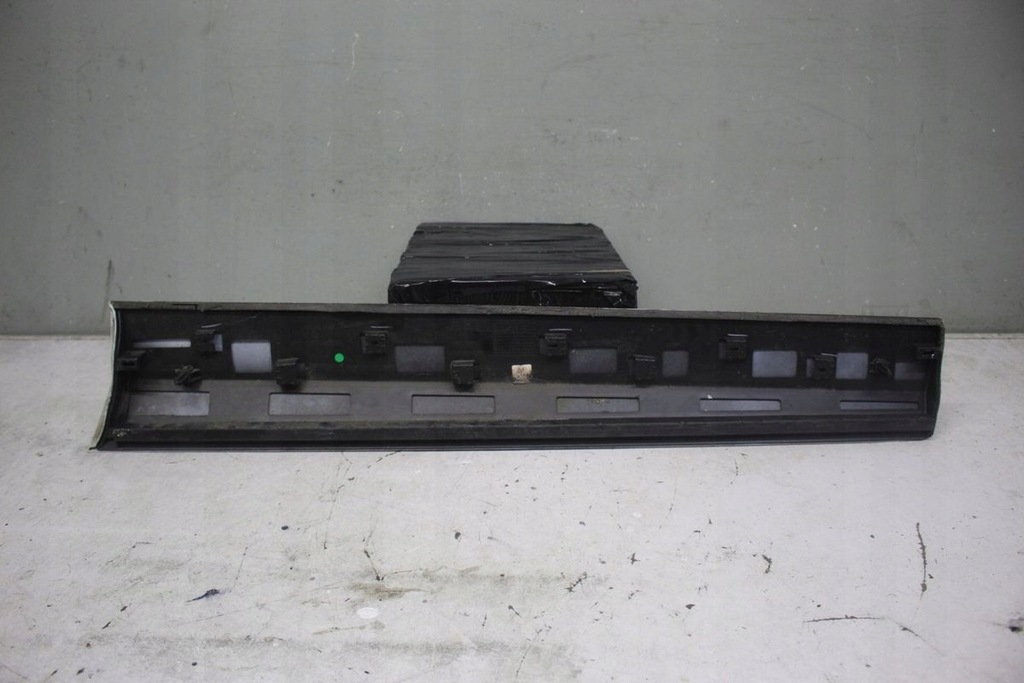 фото №2, Молдинг na дверь левая перед vw t-roc troc r-line