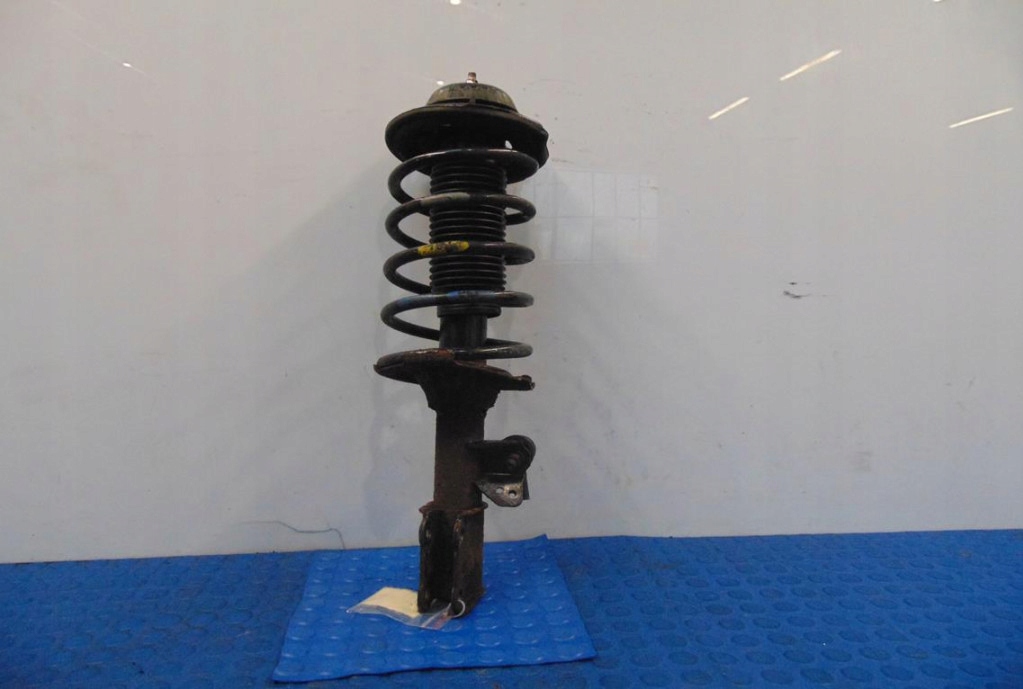 фото №1, Hyundai i10 1.1 амортизатор левый перед