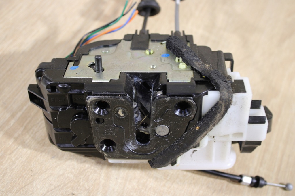 фото №5, Замок двері правий задня 5 pin hyundai santa fe ii