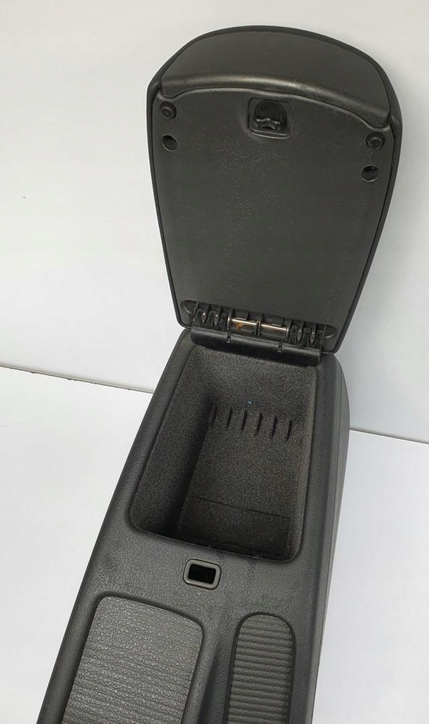 фото №7, Туннель средний подлокотник volvo v40