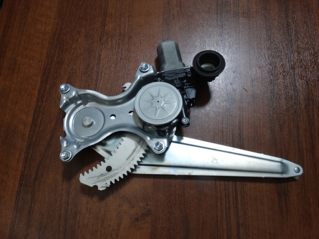 фото №1, Ideal механізм скло правий задній toyota rav iv 1