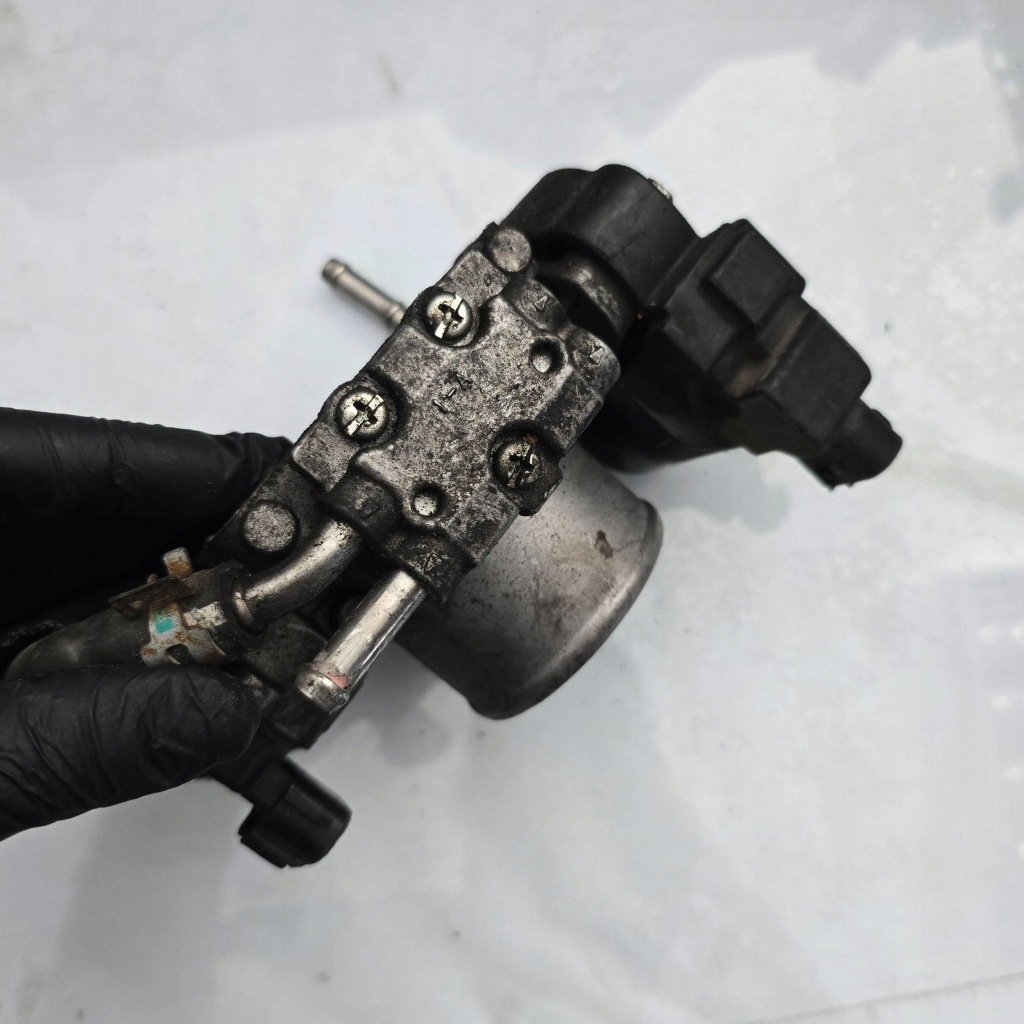 Toyota hilux an10, an20, an30 2013 1923002010 дросельна заслінка Зі Шроту