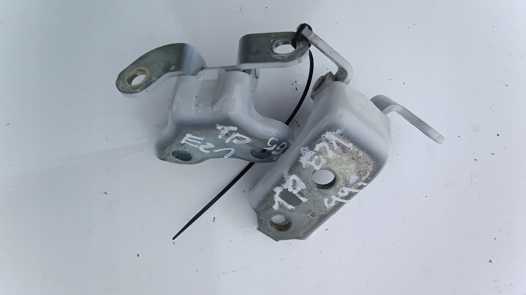 фото №1, Петли дверь задняя правый toyota corolla e21