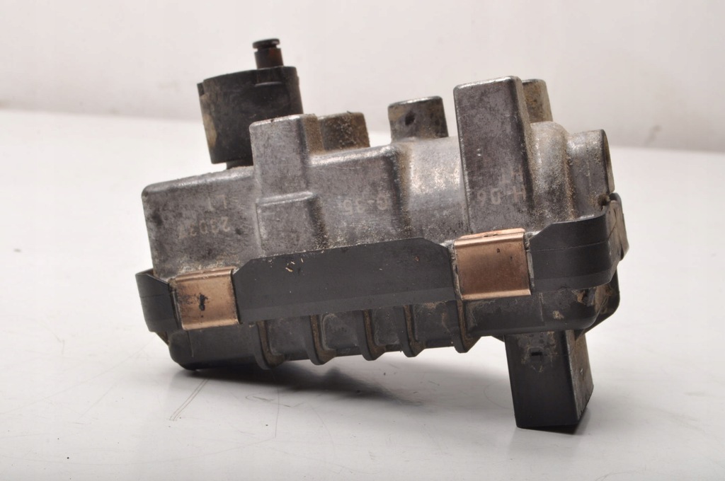 фото №7, Volvo xc70 s60 v70 ii 2.4 d5 блок управления турбины 6nw009228 730314 g-35