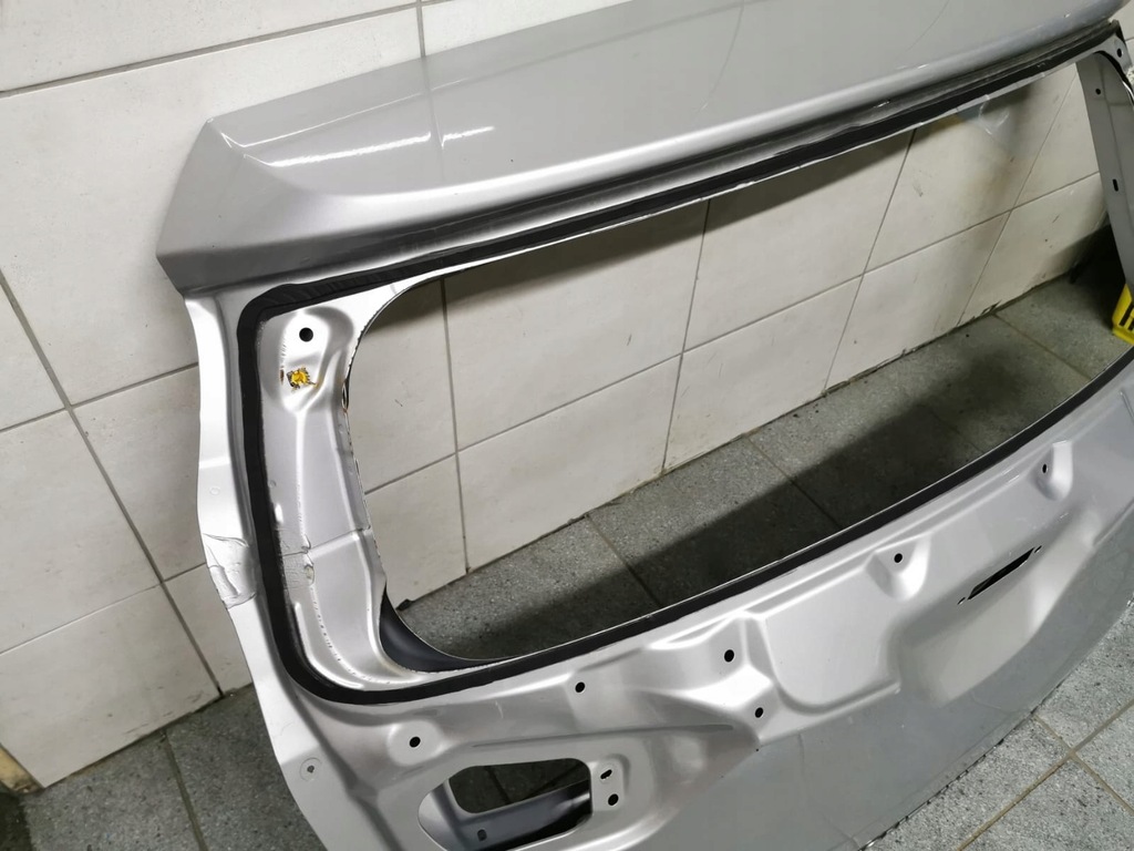 фото №9, Кришка багажника багажника задня toyota auris ii hb