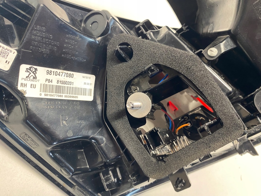 фото №6, Лампа задняя правая 9810477080 peugeot 3008 ii