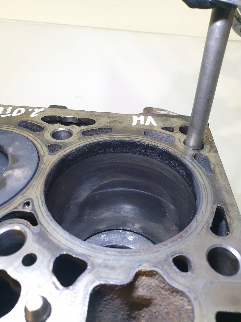фото №10, Dół двигуна блок wał поршні 04l023c vw audi skoda 2.0 tdi dfs