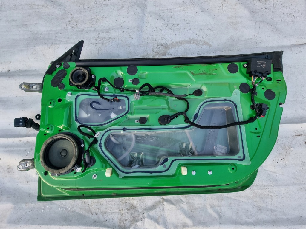 Купить Ford mustang vi 2.3 рестайлинг  дверь правое  перед коплектная  стекло 2019-