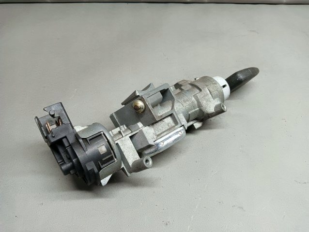 фото №2, Mazda 3 замок запалювання ключ