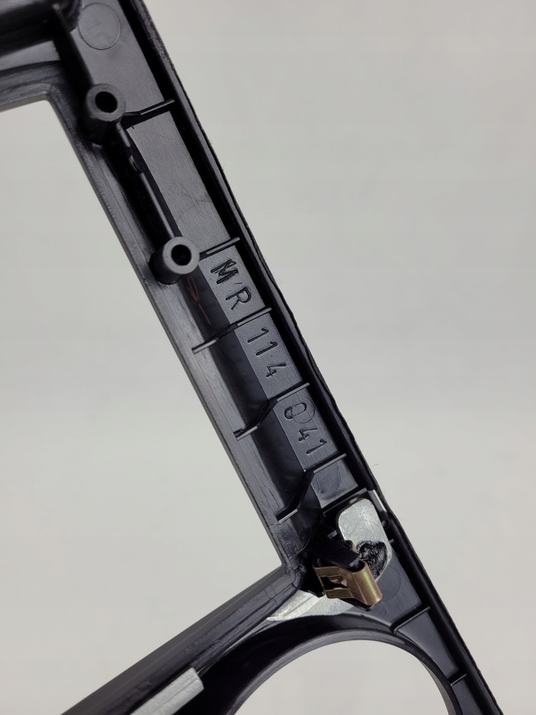 фото №7, Mitsubishi carisma консоль средняя центральная mr114041 nowa! оригинал