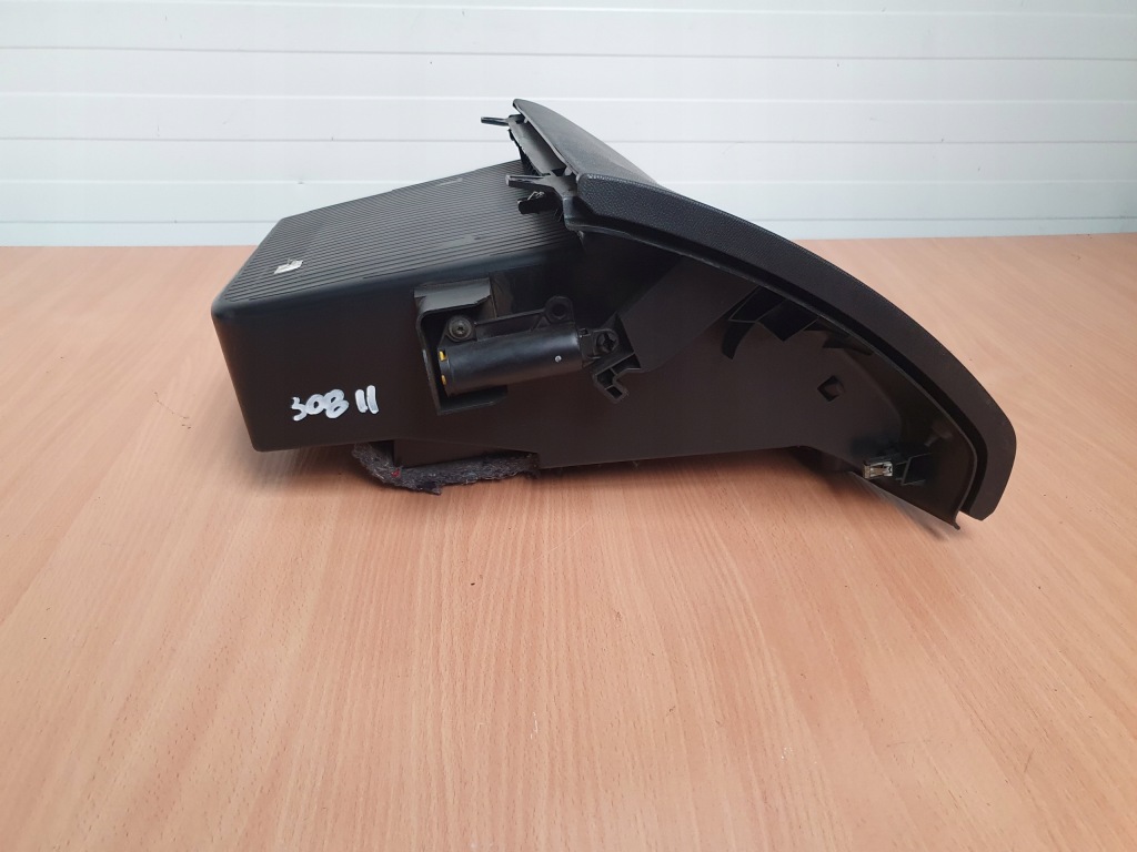 Накладка під  кермо бардачок пасажира peugeot 308 2 t9 Ціна