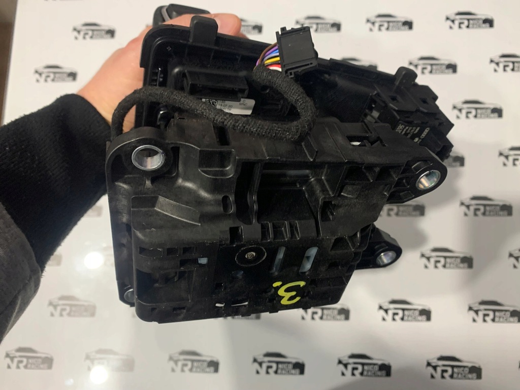 фото №9, Домкрат ручка перемикання передач audi a4 b9 шкіра 8w1713041n 8w1713041q