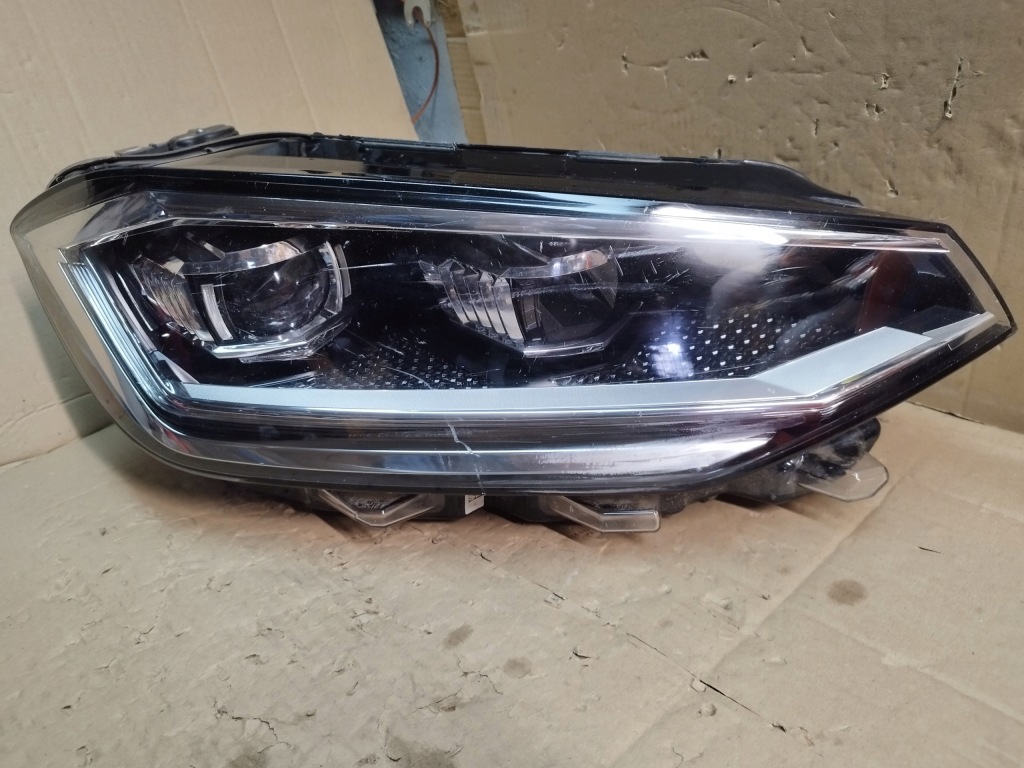 фото №1, Лампа правая full led vw golf sportsvan lift 2017-