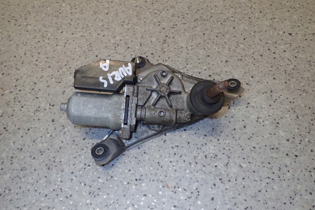 фото №1, Toyota auris 06-09 двигатель дворники задняя