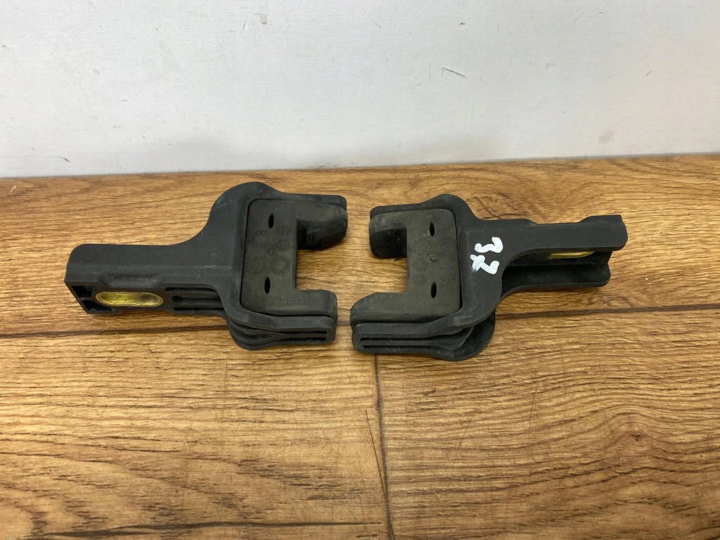 Кронштейн радиатора держатель dodge charger challenger 2015+ Доставка