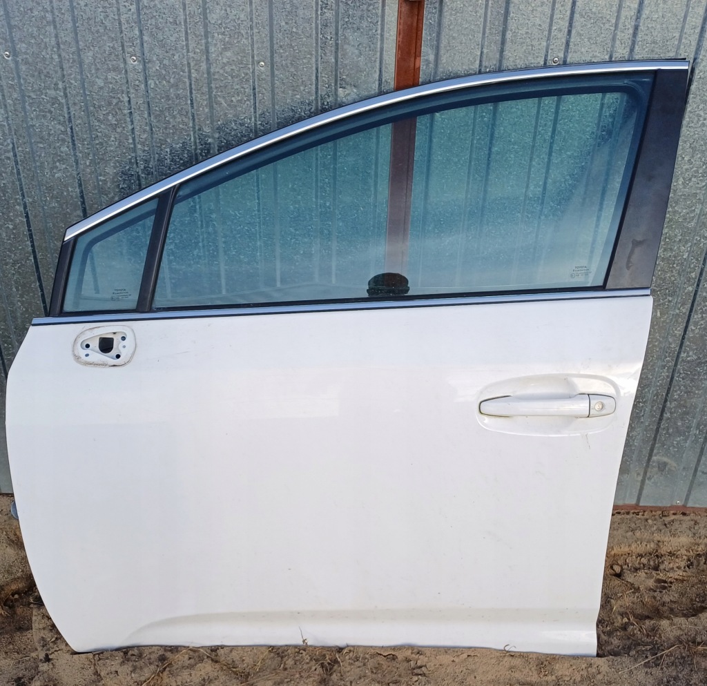 Купити Дверей ліве перед toyota avensis t27 lak. 040