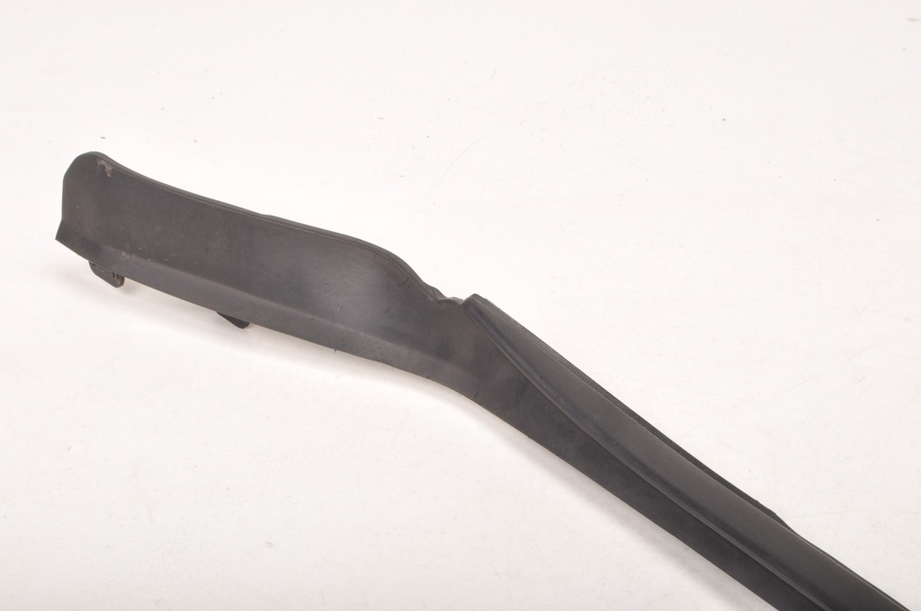 фото №8, Volvo s90 v90 молдинг скло передньої лобове 31386575 права