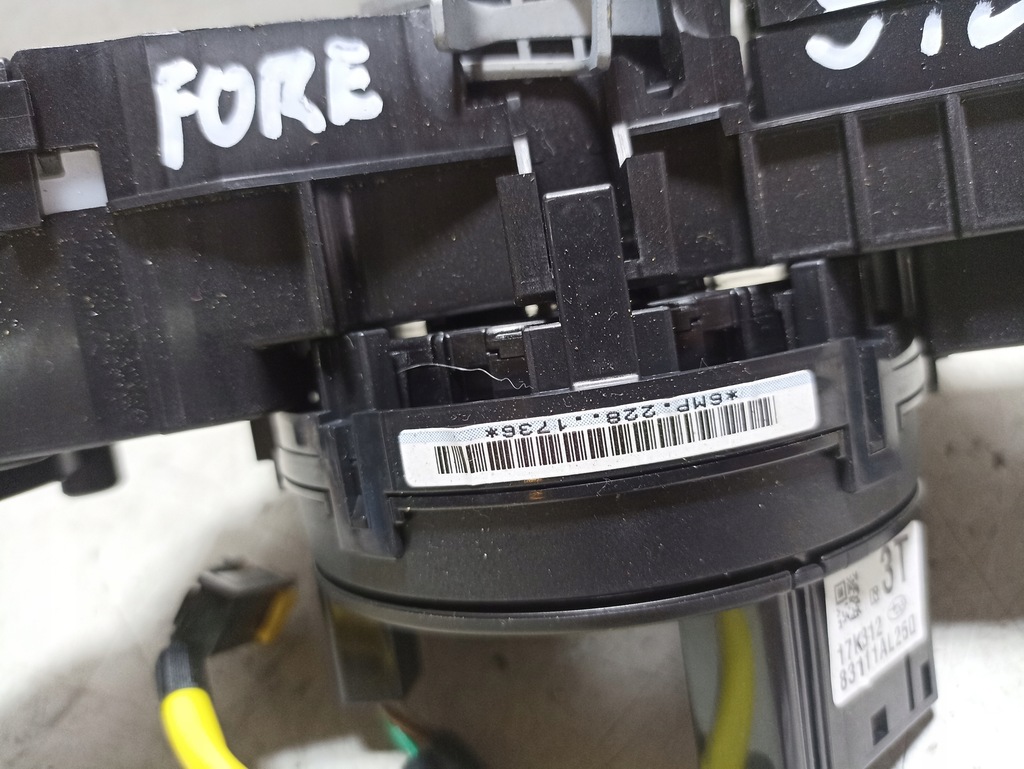 фото №5, Subaru forester v lift лента переключатель переключатели 83111al250