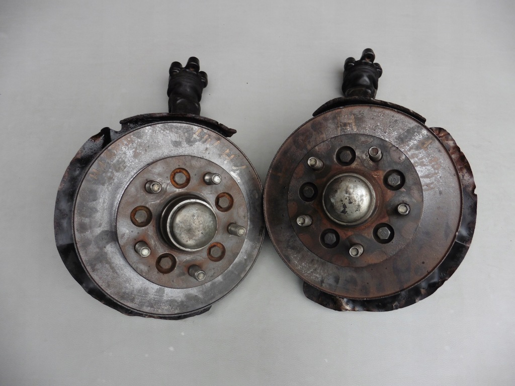 фото №6, Поворотный кулак ступица правая левая hyundai h1 2,5 td 02r