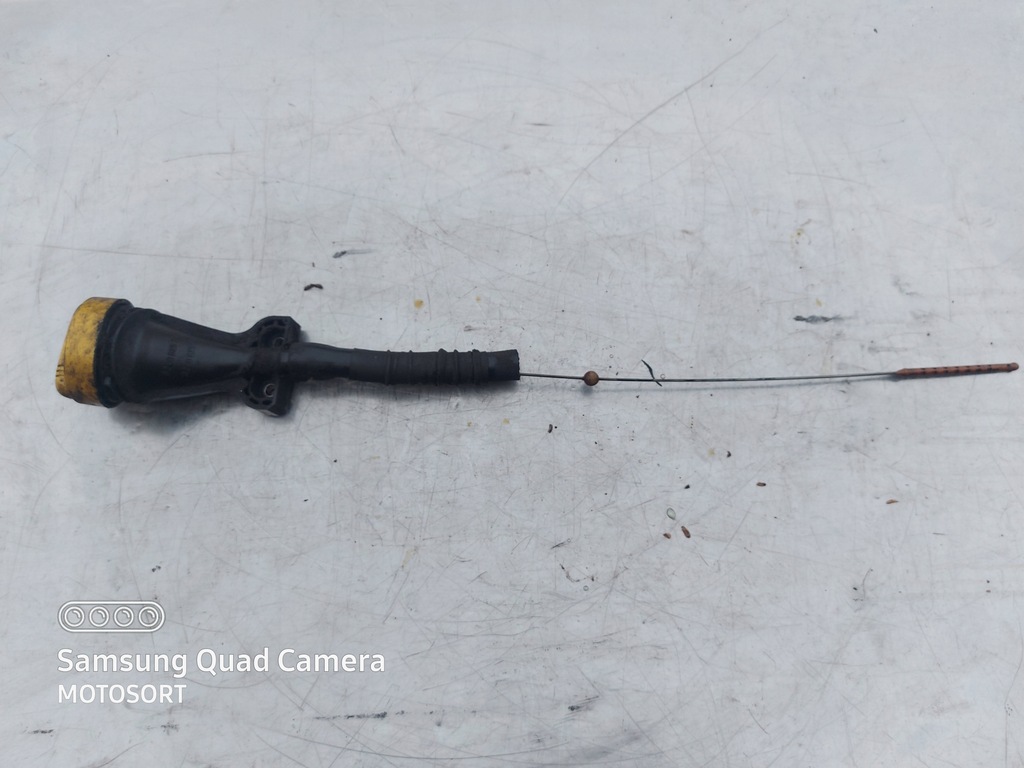 фото №1, Щуп заливна горловина кришка щуп оливи 2.0 dci 8200825703