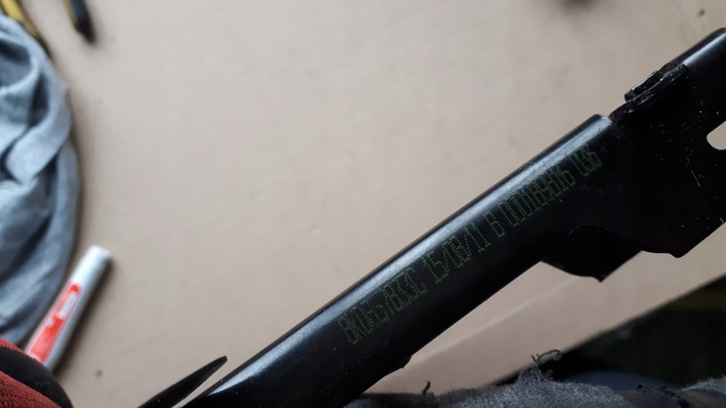 фото №5, S4 b8 a4 повзунок регулювання поперечина перед 8k0857833c a5