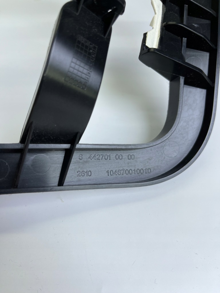 Кронштейн заднего среднего поперечина безопасности bmw x1 f48 6442701 в Украине