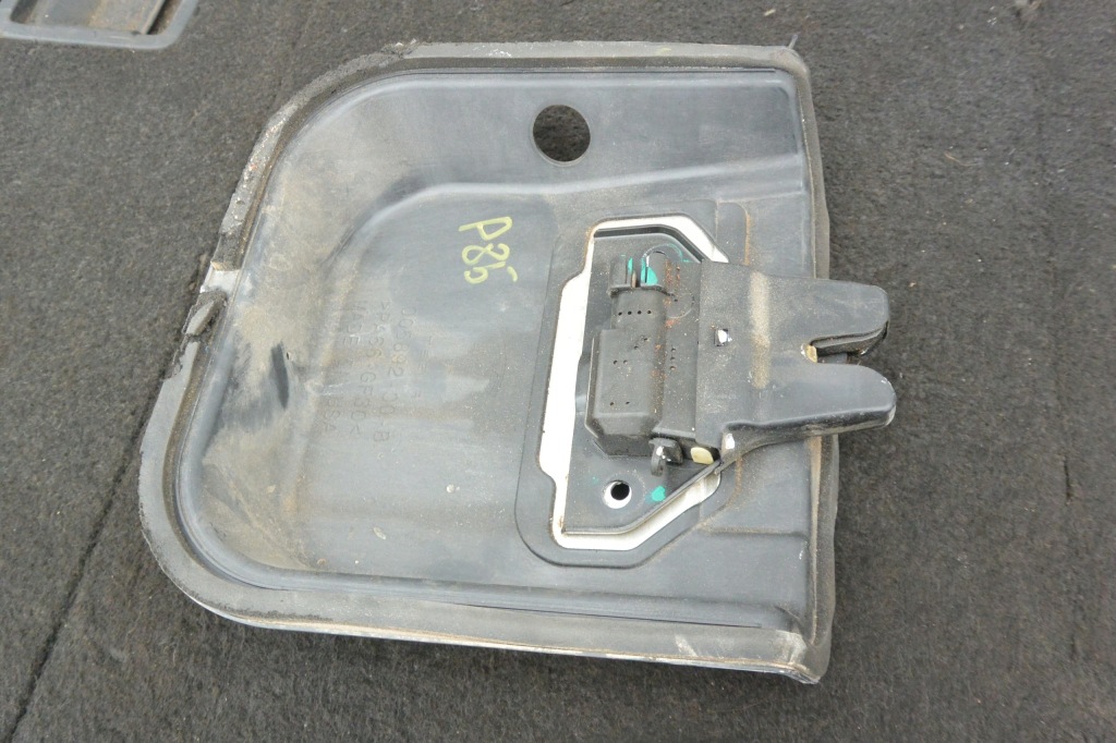 Купити Засувка замка капот корпус tesla model s 12-16