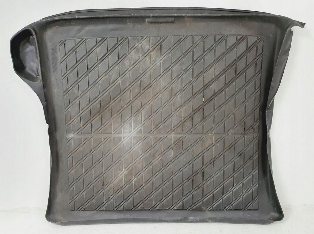 фото №1, Резиновый элемент обшивка багажника volvo v70 ii