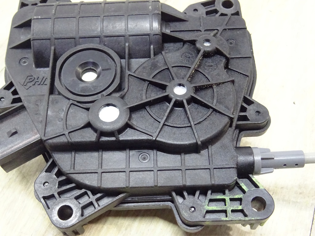 фото №9, Замок кришка багажника задня hyundai santa fe iii 3 19-