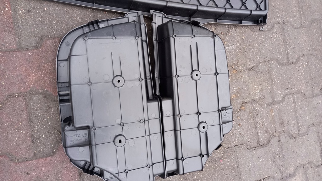 фото №6, Вкладиш багажника toyota avensis 04r kombi t25